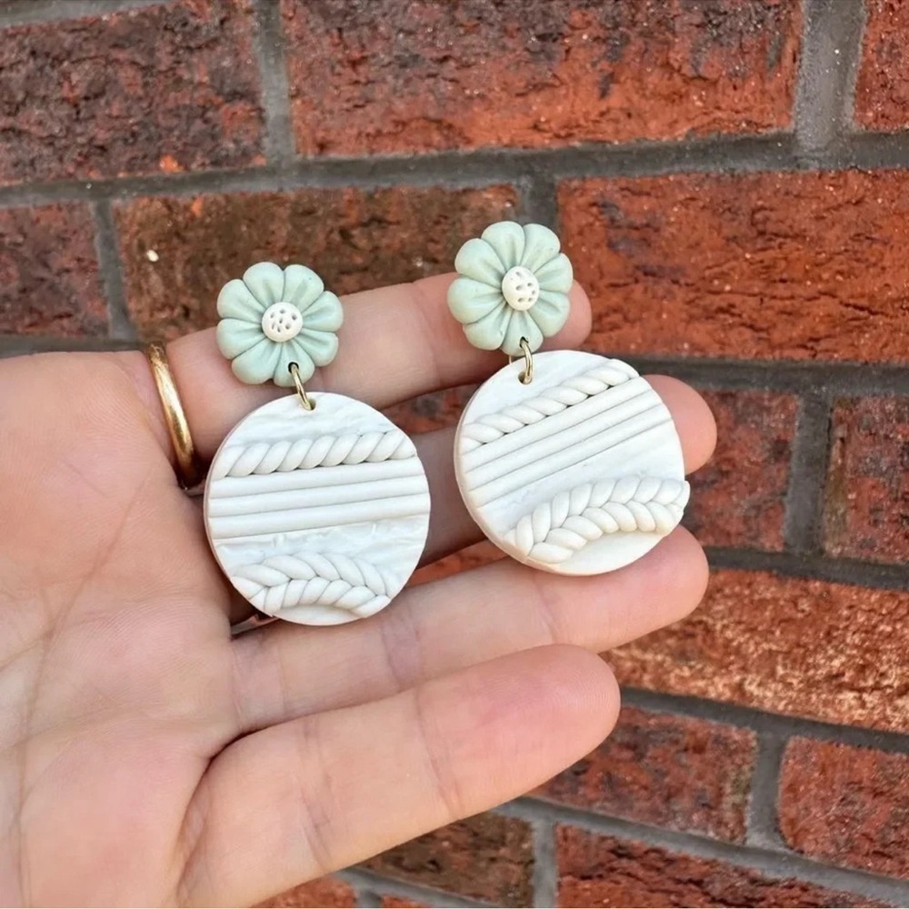 Anthropologie Aurora Flower Resin Earrings - Picture 5 of 7